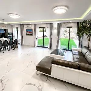 Paris Dream Villa